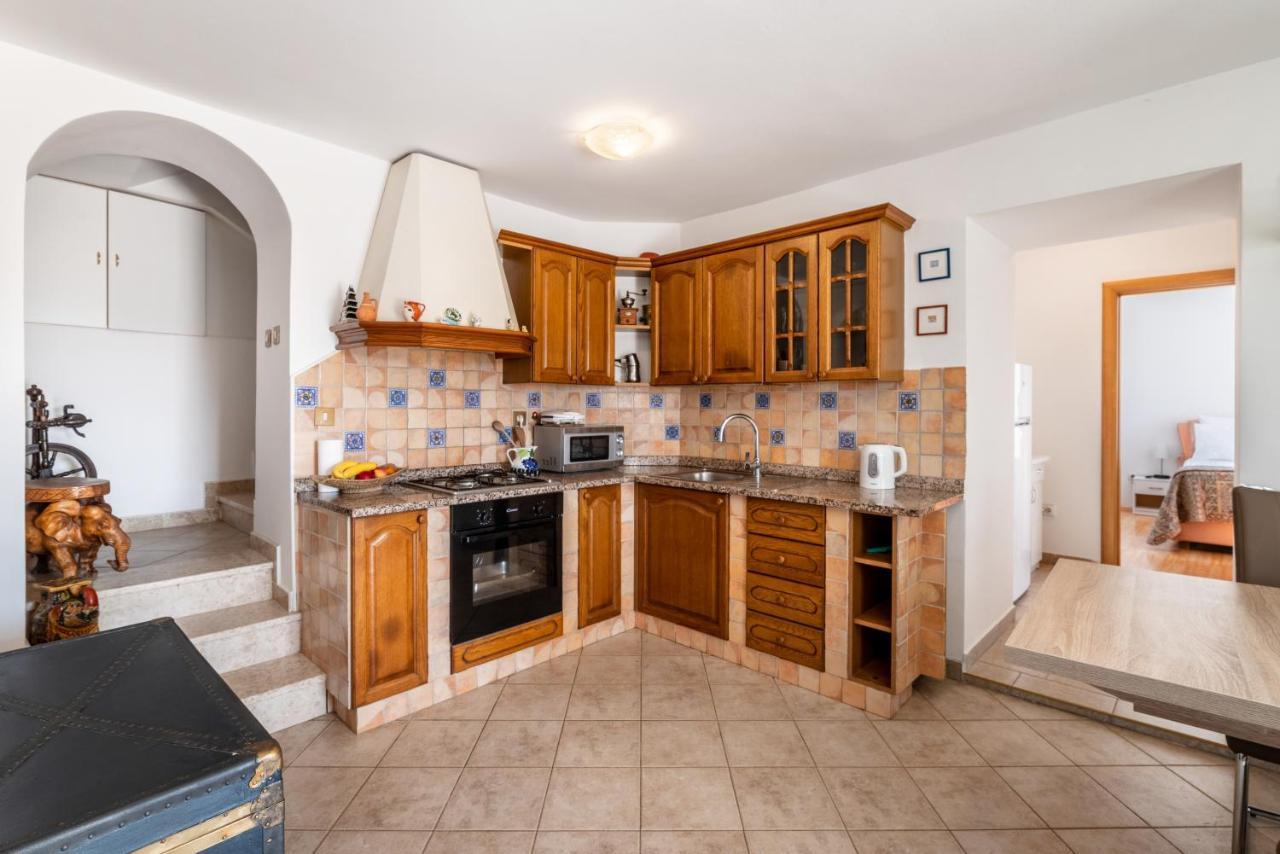 Apartments With A Parking Space Lopar, Rab - 14070 מראה חיצוני תמונה