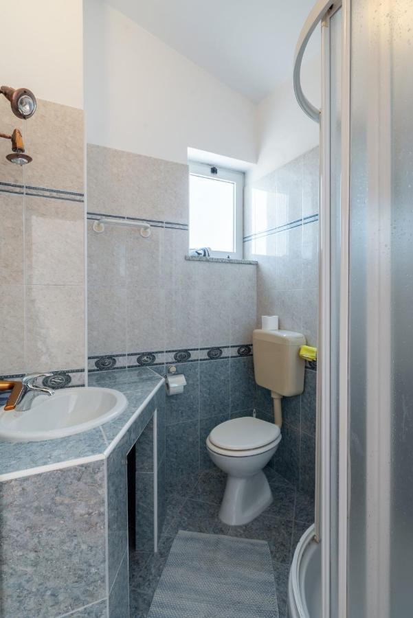 Apartments With A Parking Space Lopar, Rab - 14070 מראה חיצוני תמונה