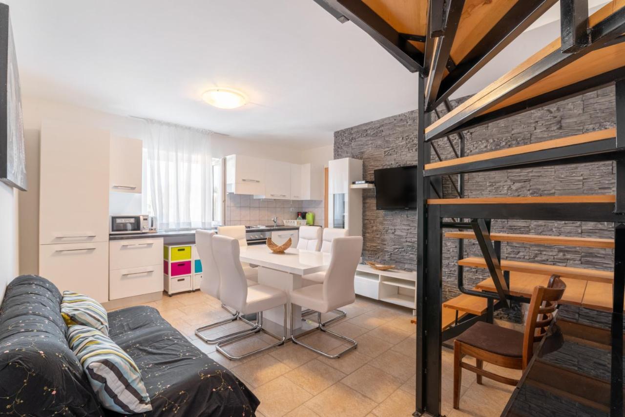 Apartments With A Parking Space Lopar, Rab - 14070 מראה חיצוני תמונה